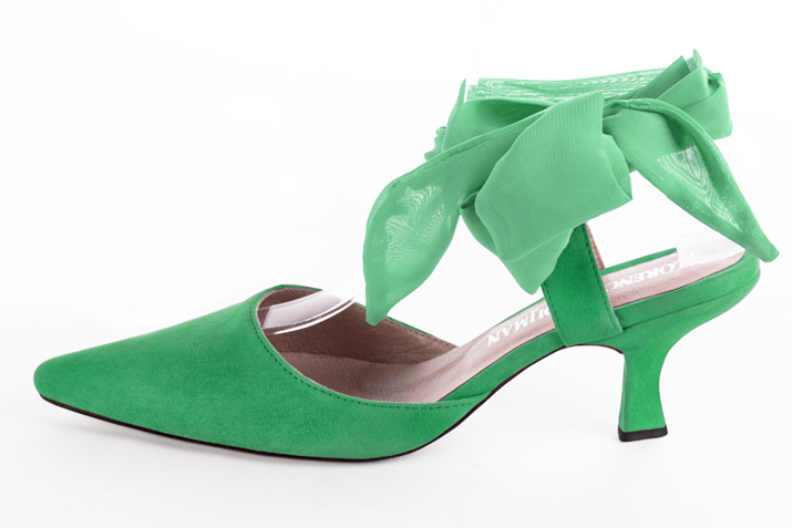 French elegance and refinement for these emerald green dress open back shoes, with an ankle scarf, 
                available in many subtle leather and colour combinations. This pretty pump will sublimate your leg with its scarf tied at the ankle.  
                Matching clutches for parties, ceremonies and weddings.   
                You can customize these shoes to perfectly match your tastes or needs, and have a unique model.  
                Choice of leathers, colours, knots and heels. 
                Wide range of materials and shades carefully chosen.  
                Rich collection of flat, low, mid and high heels.  
                Small and large shoe sizes - Florence KOOIJMAN